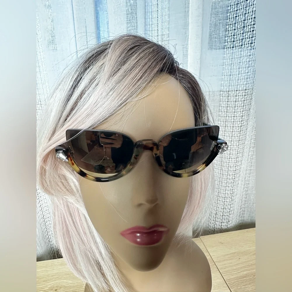Fendi Tortoise Shell Sunglasses - Picture 1 of 9